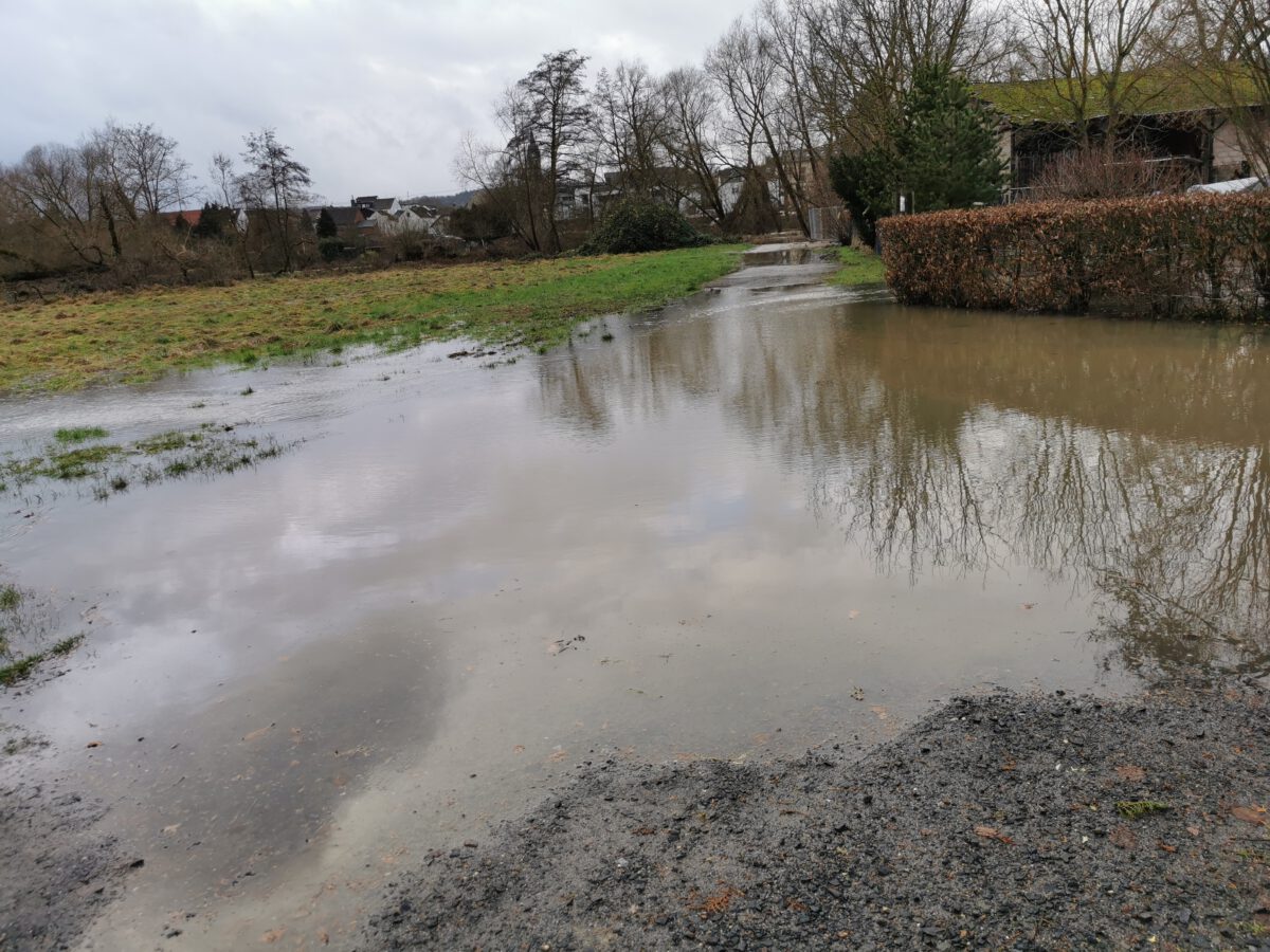 Graue, stürmische Westwetterlage